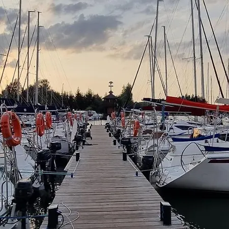 Przy Porcie 54m2 Oraz 31m2 Z Tarasem